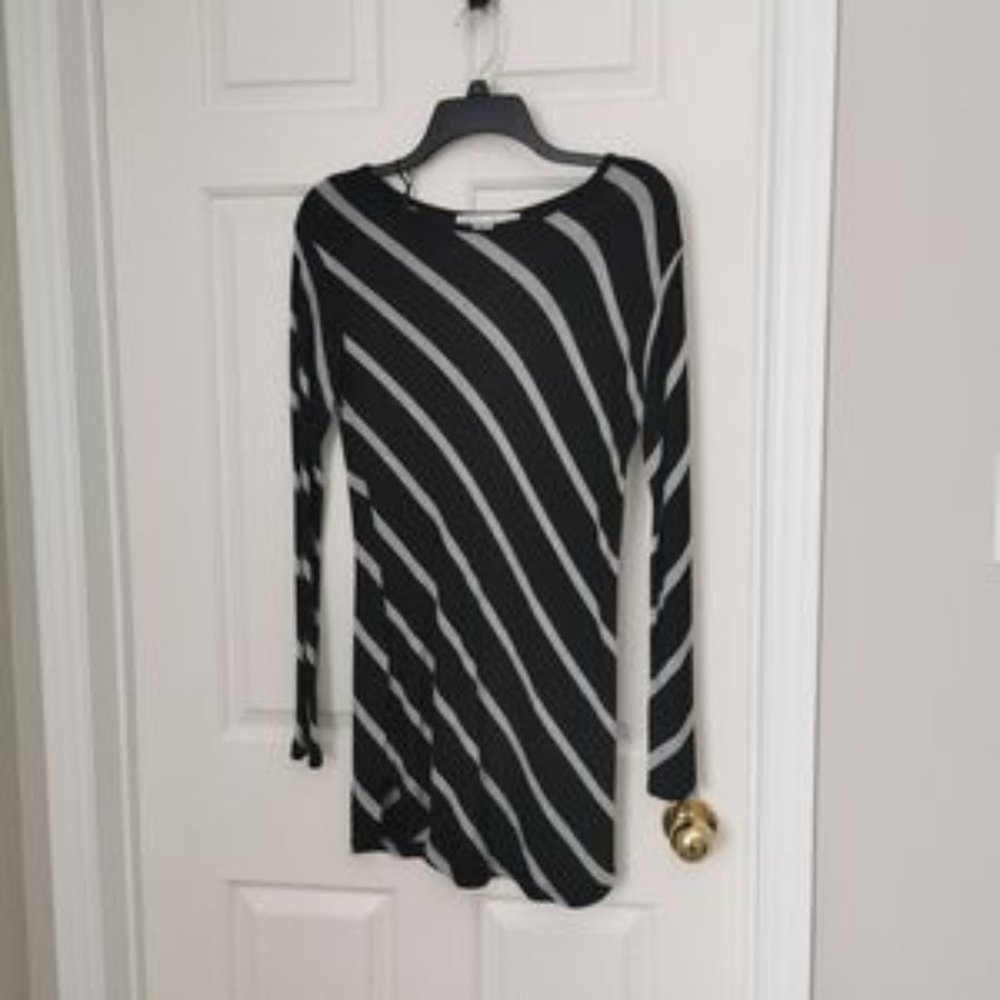 Larry Levine Woman Black & Gray Diagonal Stripe Plus Size 2X